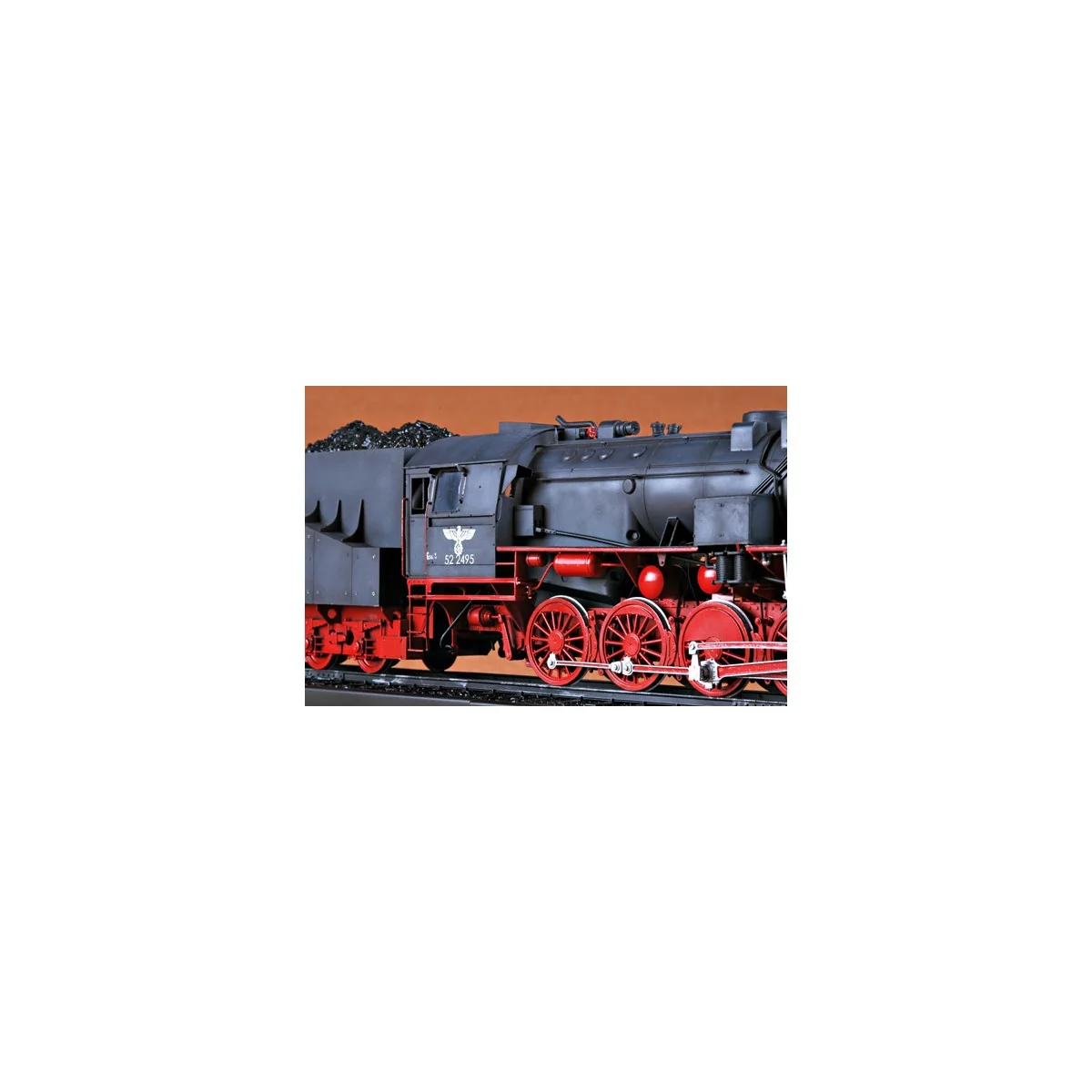 Kriegslokomotive BR52 locomotive with 1/35 Trumpeter tender Trumpeter TR00210 - 10 Kriegslokomotive BR52 locomotive with 1/35 Trumpeter tender Trumpeter TR00210 - 10