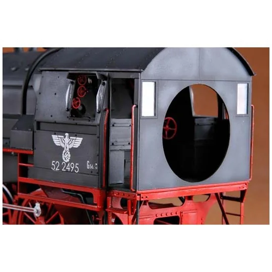TR00210-Kriegslokomotive BR52 locomotive with 1/35 Trumpeter tender