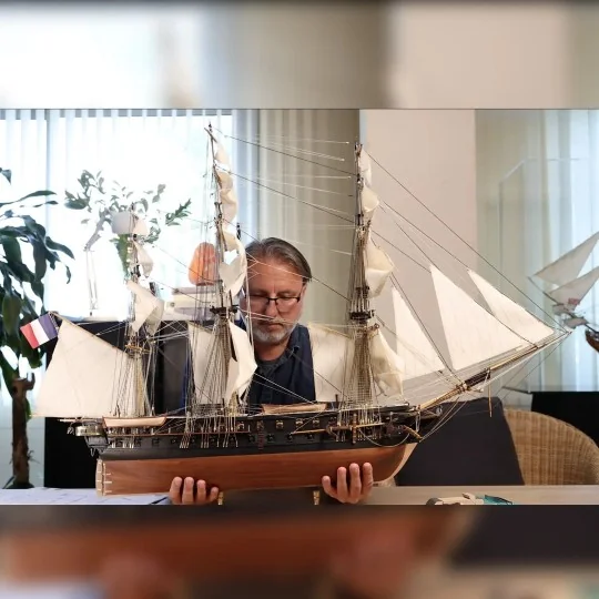 15007-Belle Poule boat 1/90 Ochre wood construction kit