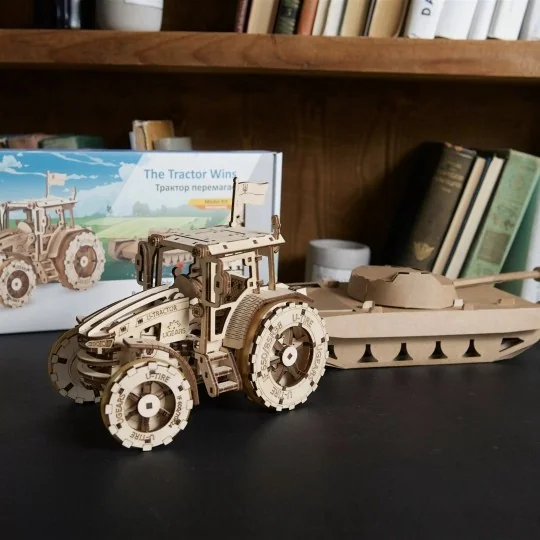 Le tracteur gagne Puzzle 3D bois UGEARS UGEARS UG-70184 - 8 UG-70184-Le tracteur gagne Puzzle 3D bois UGEARS - UG-70184