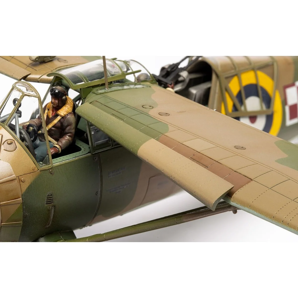 Westland Lysander Mk.I/Mk.III 1/48 Airfix aircraft Airfix A07116 - 12