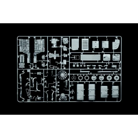 I3968-Camion Mercedes Actros MP4 Big Space Grand prix 1/24 Italeri