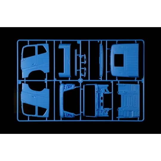 I3967-Volvo FH Low Roof 1/24 Italeri Truck