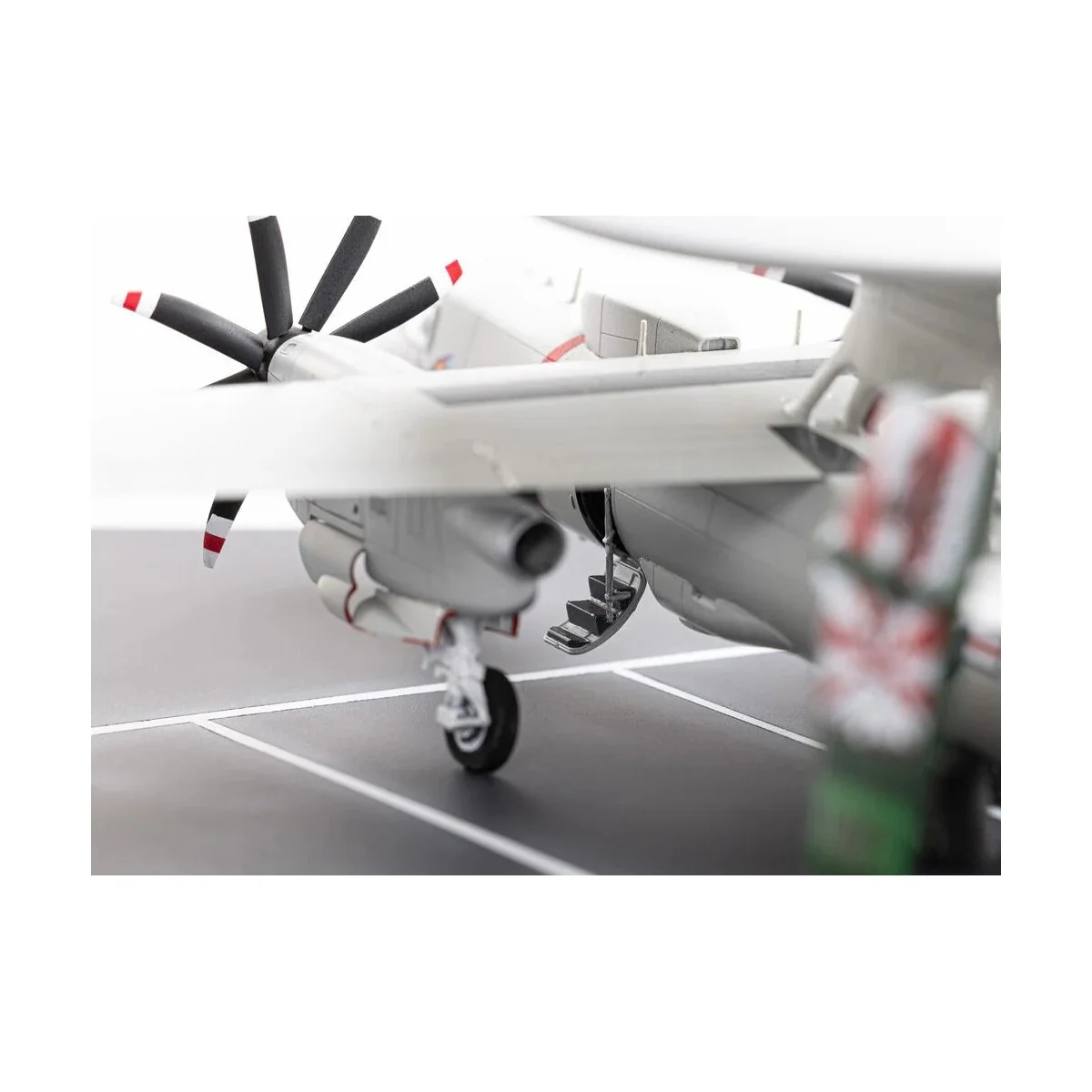 E-2C Hawkeye 1/72 Heller Heller HEL-82300 - 7 E-2C Hawkeye 1/72 Heller Heller HEL-82300 - 7