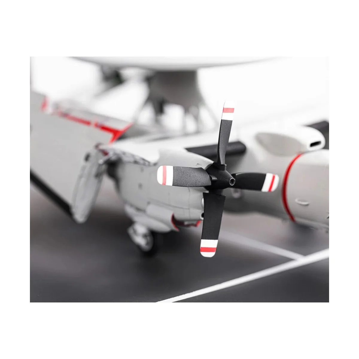 E-2C Hawkeye 1/72 Heller Heller HEL-82300 - 8 E-2C Hawkeye 1/72 Heller Heller HEL-82300 - 8
