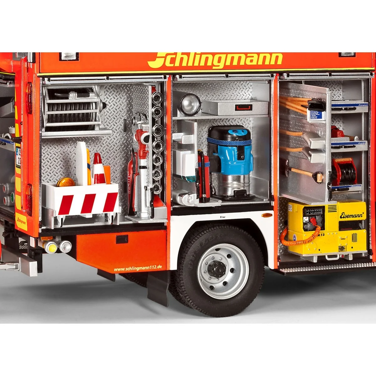Schlingmann LF 20-16 1/24 Revell fire truck Revell 07404 - 4 Schlingmann LF 20-16 1/24 Revell fire truck Revell 07404 - 4