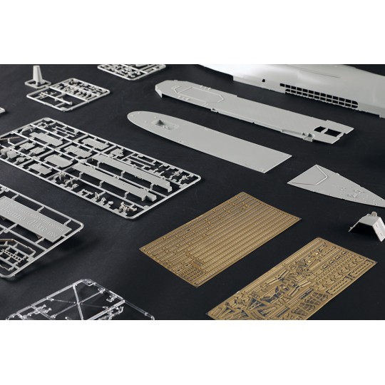 TR056356-JEANNE D'ARC French Helicopter Carrier 1964 1/350 Trumpeter