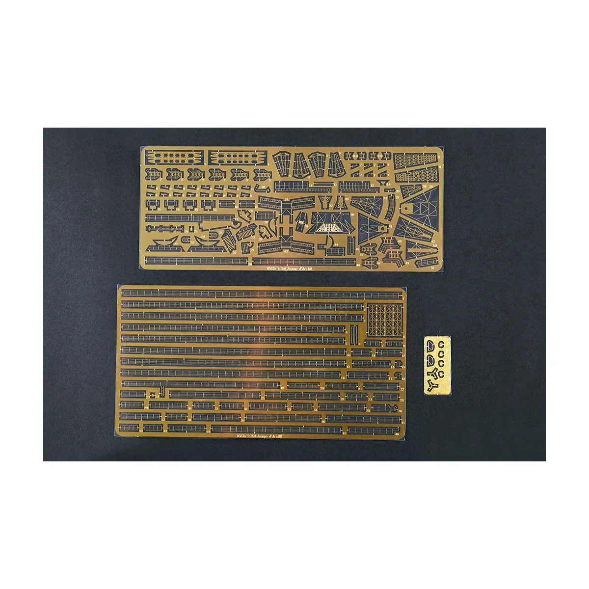 Bateau JEANNE D'ARC Porte-hélicoptères Français 1964 1/350 Trumpeter Trumpeter TR056356 - 12