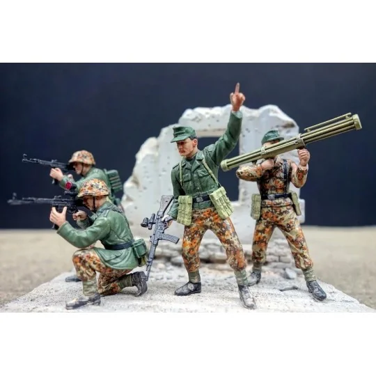 Personnages soldats Nachtjäger (Berlin 1945) 1/35 Dragon D6089 - 2 D6089-Personnages soldats Nachtjäger (Berlin 1945) 1/35 Dragon - D6089