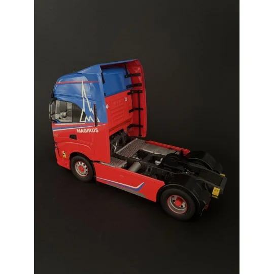 I3963-IVECO S-Way truck 1/24 Italeri