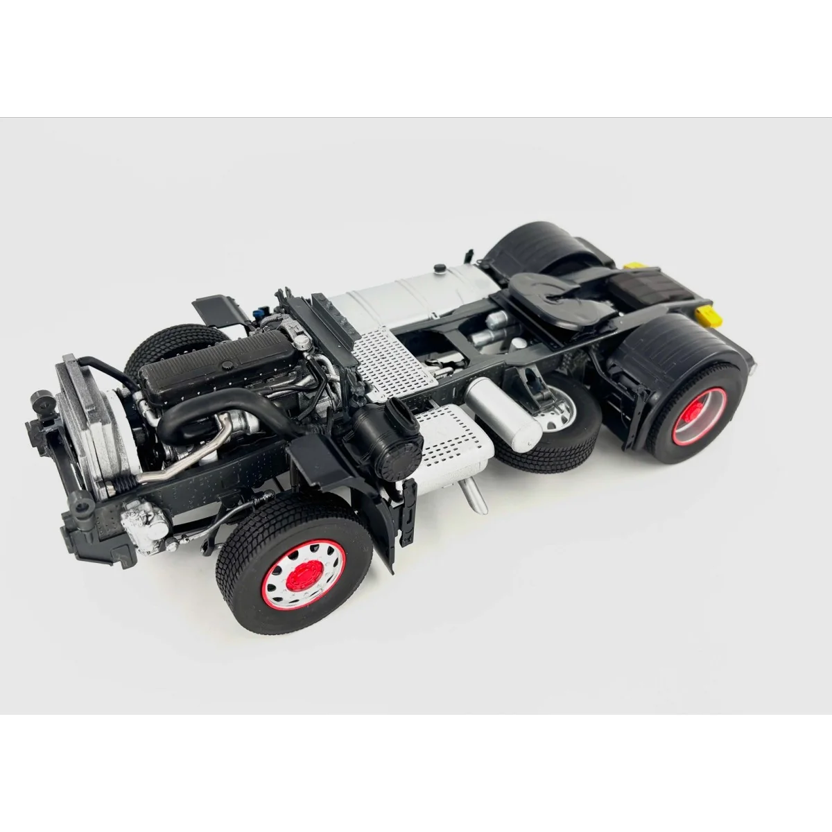 Camion IVECO S-Way 1/24 Italeri Italeri I3963 - 6