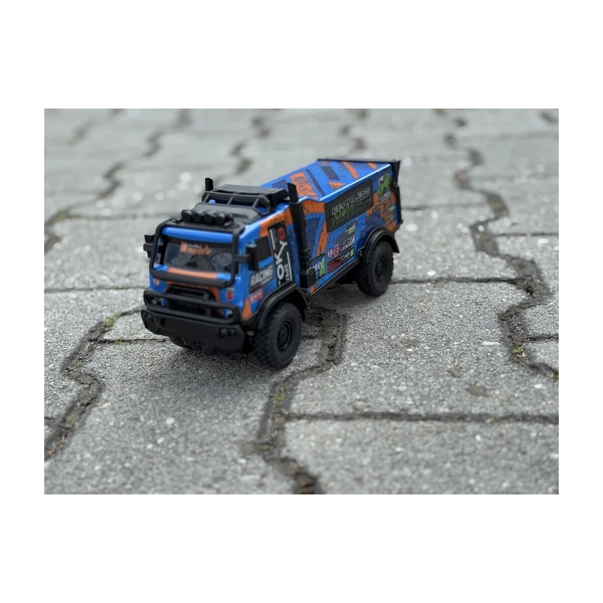 Mountain Truck Rally Van 1/18 RTR DF Models - DFM-3139 Mountain Truck Rally Van 1/18 RTR DF Models - DFM-3139
