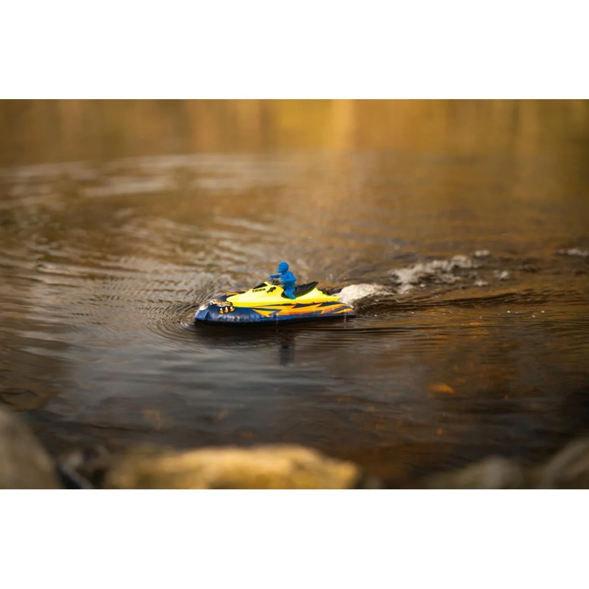 Carson Nano Wave Tiger 2.4GHz RC Boat - 500108064 Carson Nano Wave Tiger 2.4GHz RC Boat - 500108064