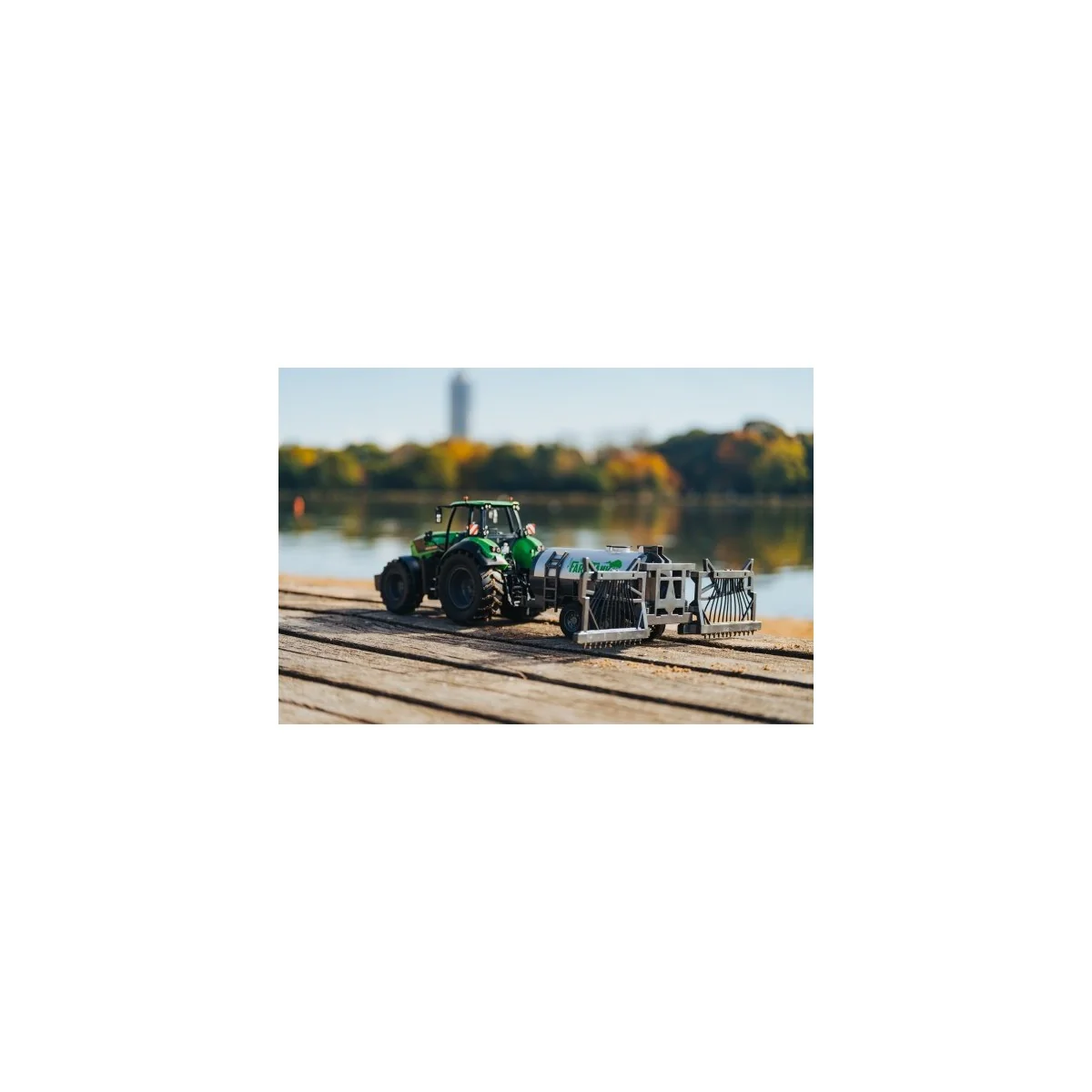Deutz-Fahr 8280 TTV tractor with slurry tanker 1/16 RTR Carson - ...