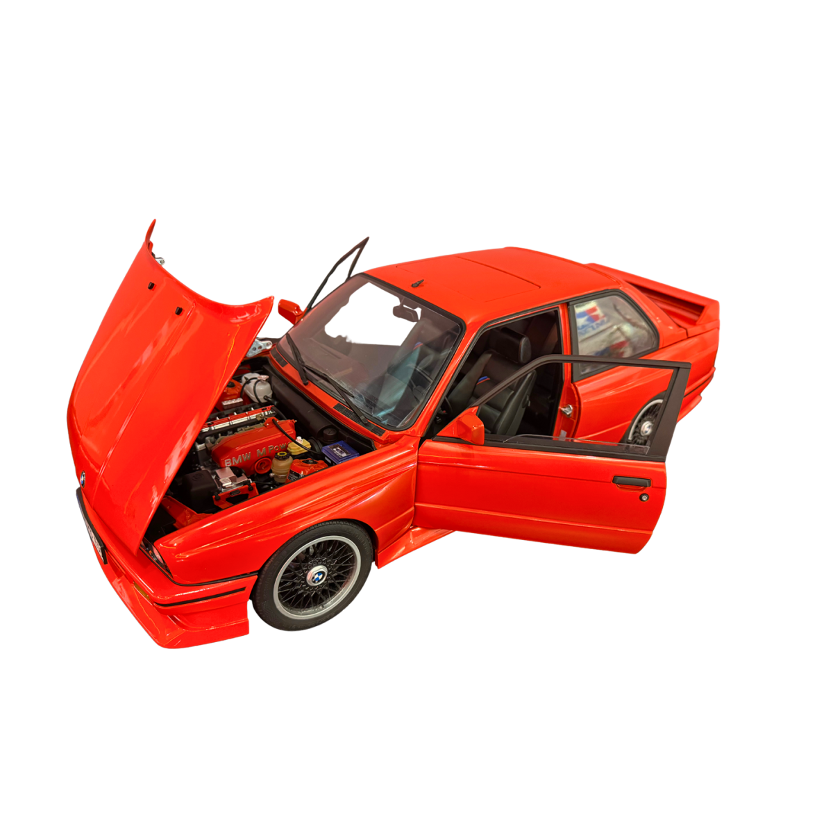 Maquette BMW M3 E30 1/8 - IXO Collections - IXC.M3.FK