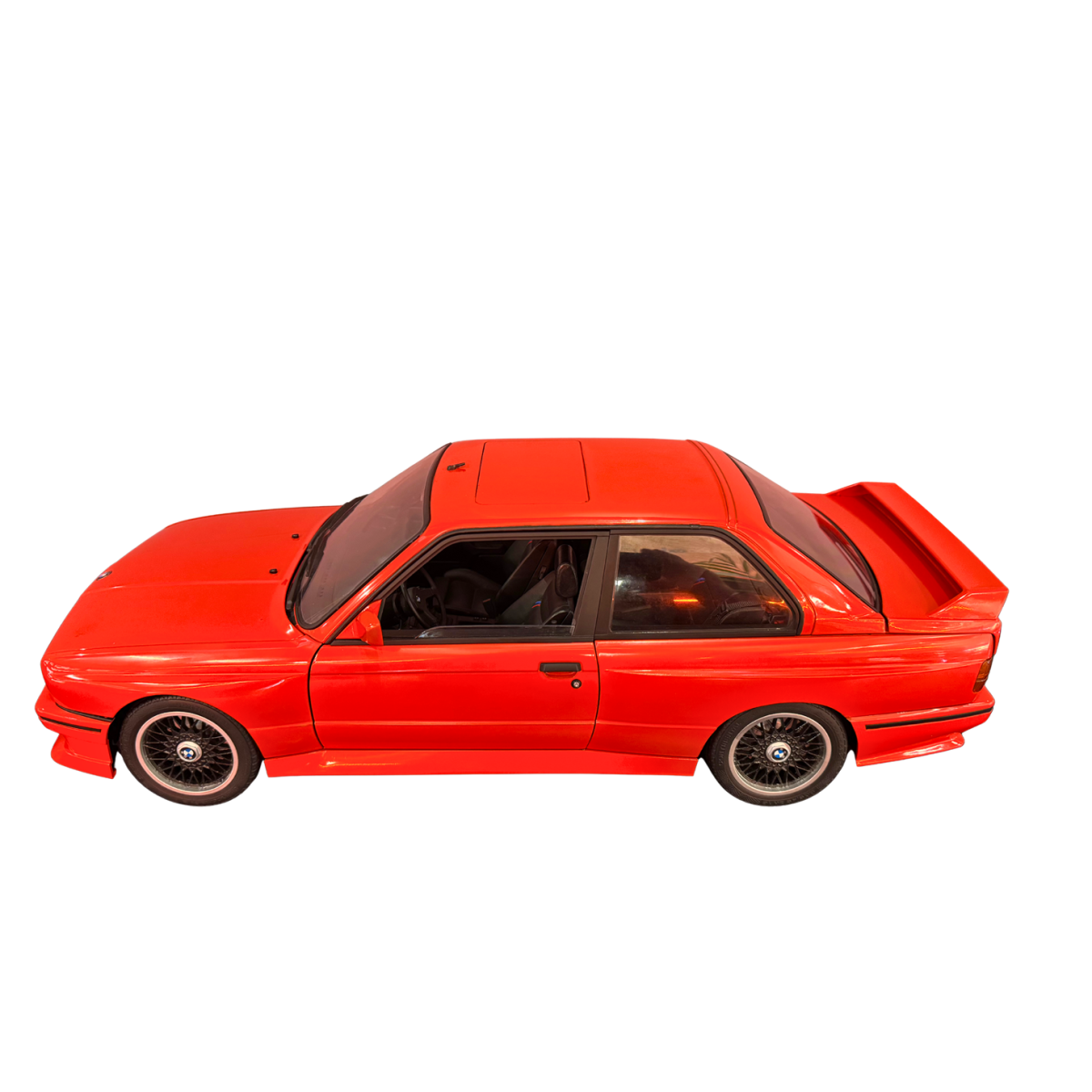 Maquette BMW M3 E30 1/8 - IXO Collections - IXC.M3.FK