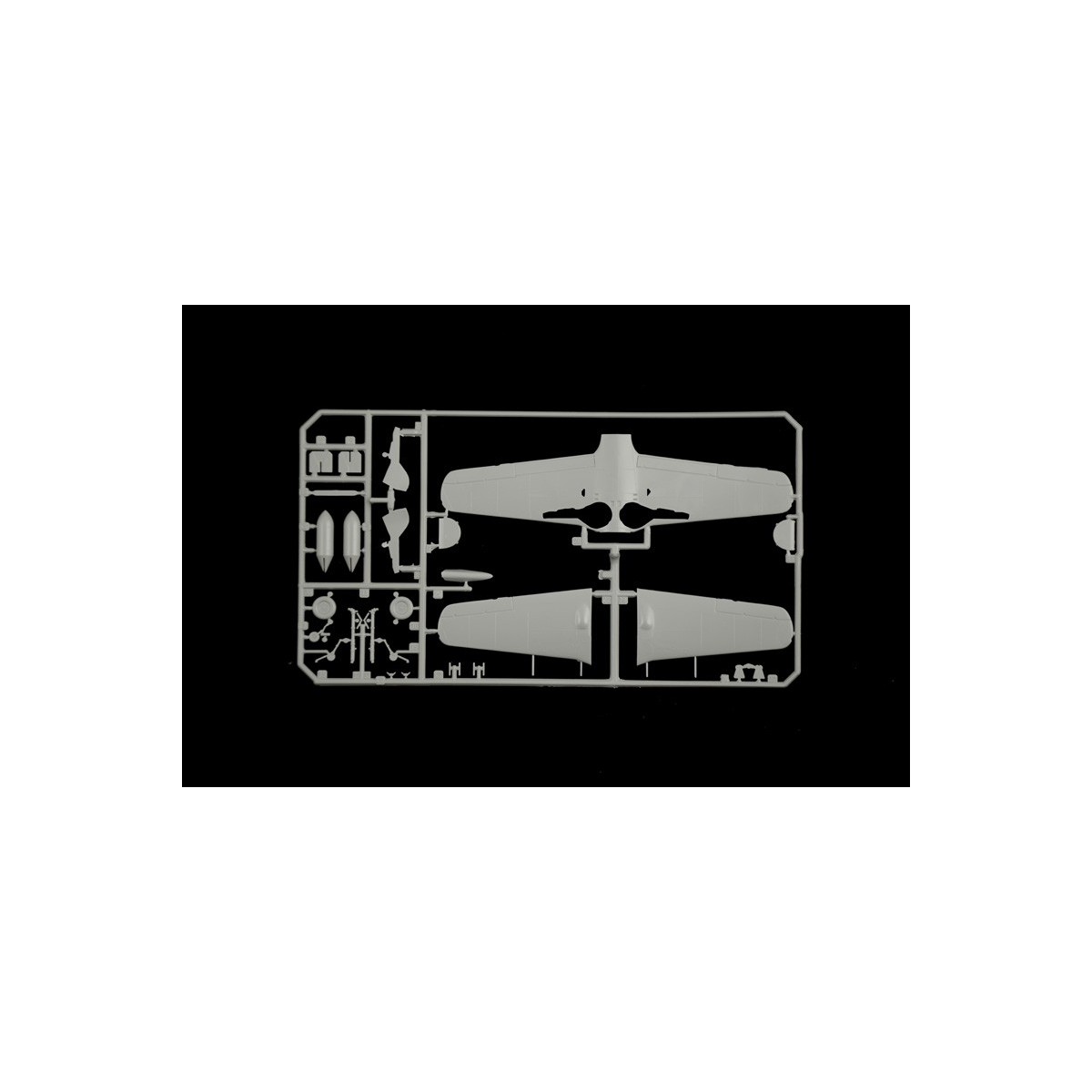 Focke-Wulf FW 190 A-7/A8 ACES 1/72 scale model airplane by Italeri - I1490