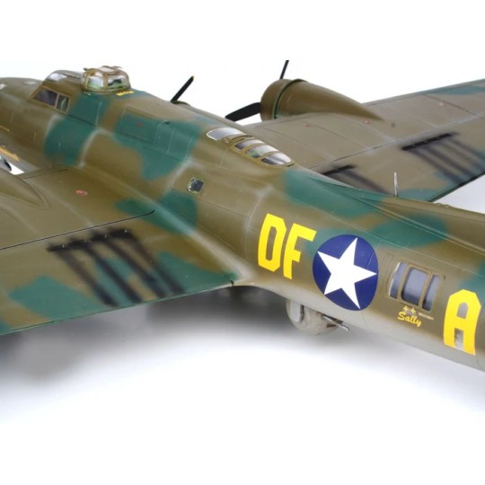 04297-Revell 1/48 Memphis Belle B-17F Aircraft Model - 04297