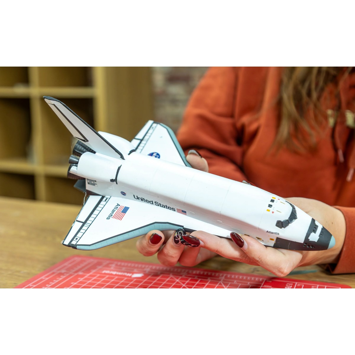 Airfix 1/144 Space Shuttle model kit + glue and paints - A50200