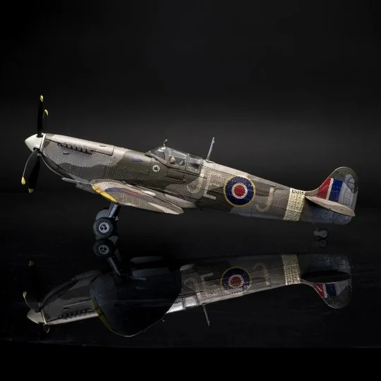 2WW01-Maquette d’avion Supermarine Spitfire Mk IXc EN398 1/24 kit construction bois OcCre - 2WW01