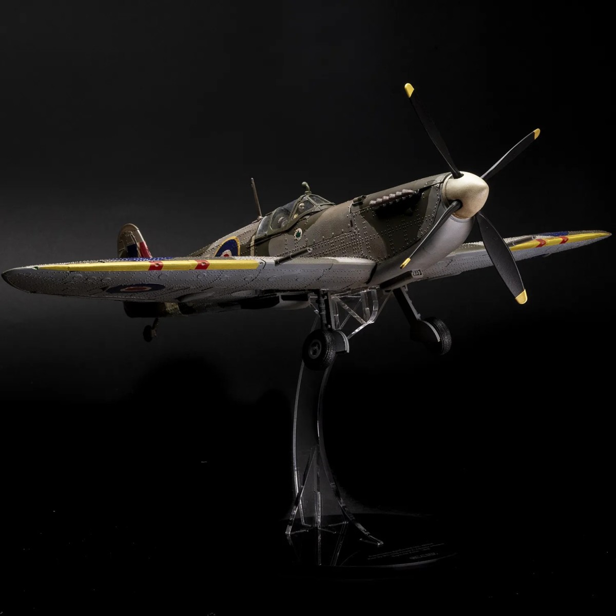 Maquette d’avion Supermarine Spitfire Mk IXc EN398 1/24 kit constru...