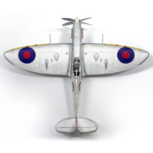 2WW01-Maquette d’avion Supermarine Spitfire Mk IXc EN398 1/24 kit construction bois OcCre - 2WW01