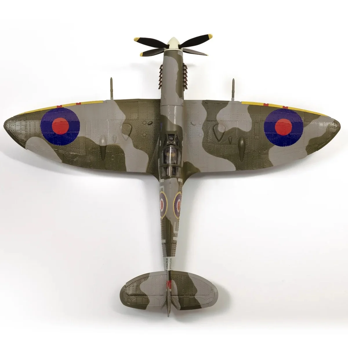 Maquette d’avion Supermarine Spitfire Mk IXc EN398 1/24 kit constru...