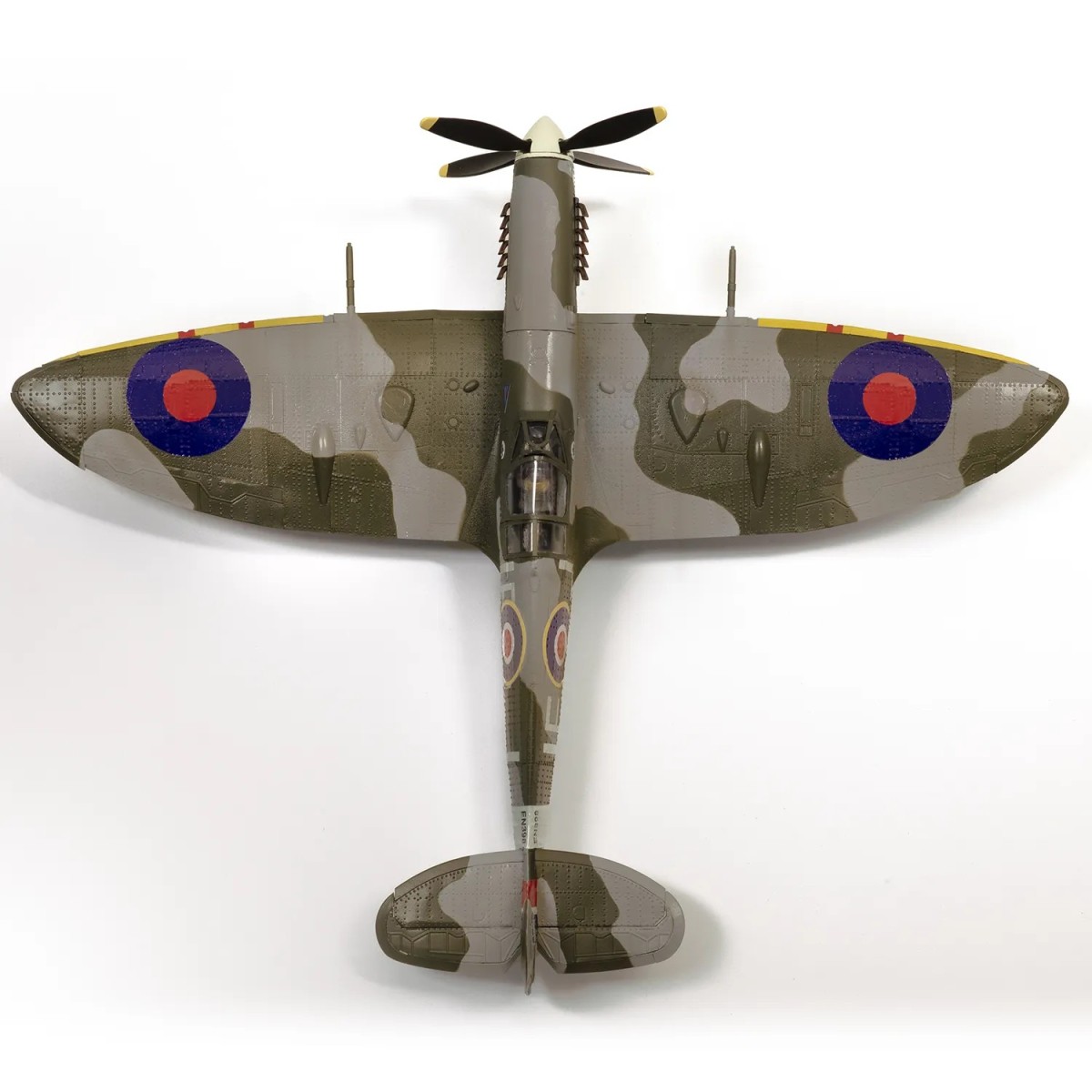Maquette d’avion Supermarine Spitfire Mk IXc EN398 1/24 kit constru...