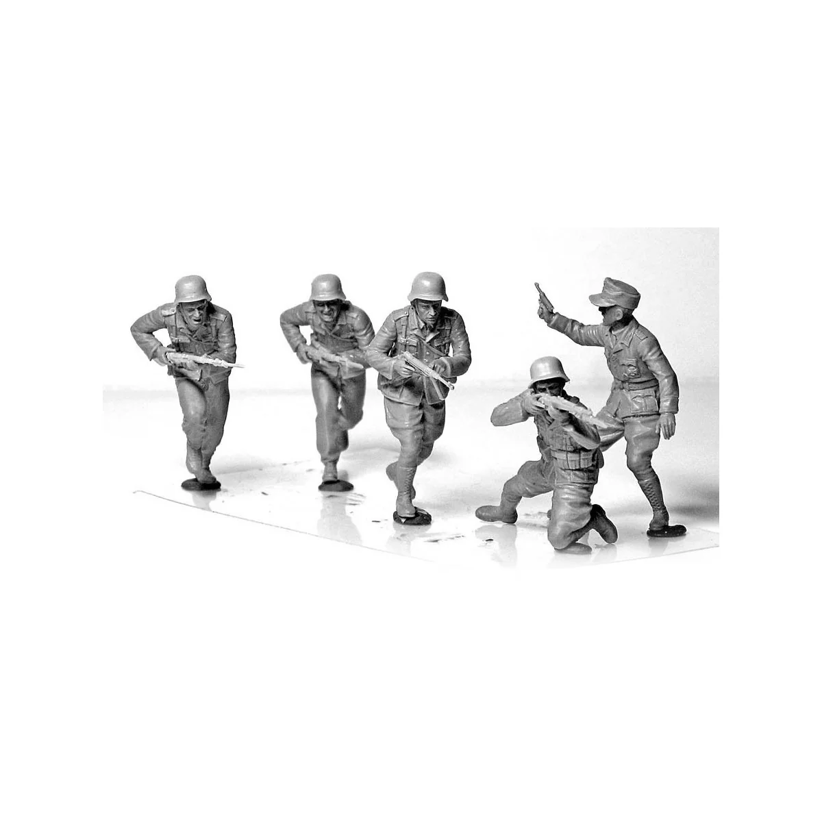 German DAK Infantry Figures North Africa 1/35 - Master Box - MB3593... German DAK Infantry Figures North Africa 1/35 - Master Box - MB3593...