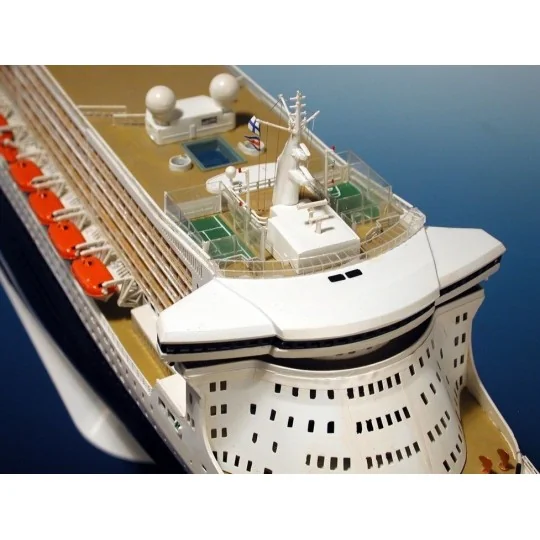 05223-Queen Mary 2 ocean liner model - 1/400 scale Revell - 05223