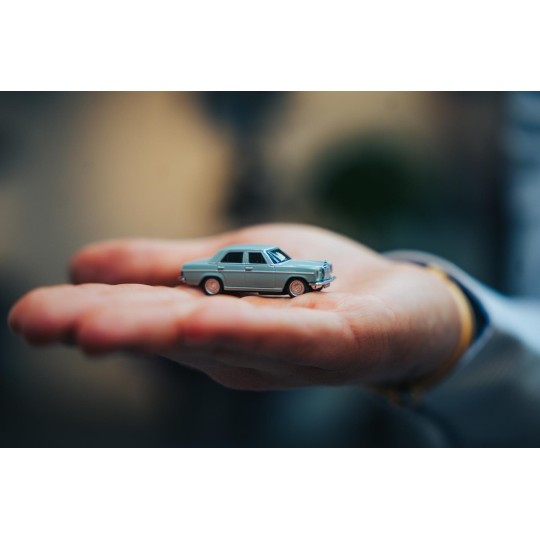 500504170-Carson HO Blue Mercedes-Benz 200/8 RC Car 1/87 - 500504170