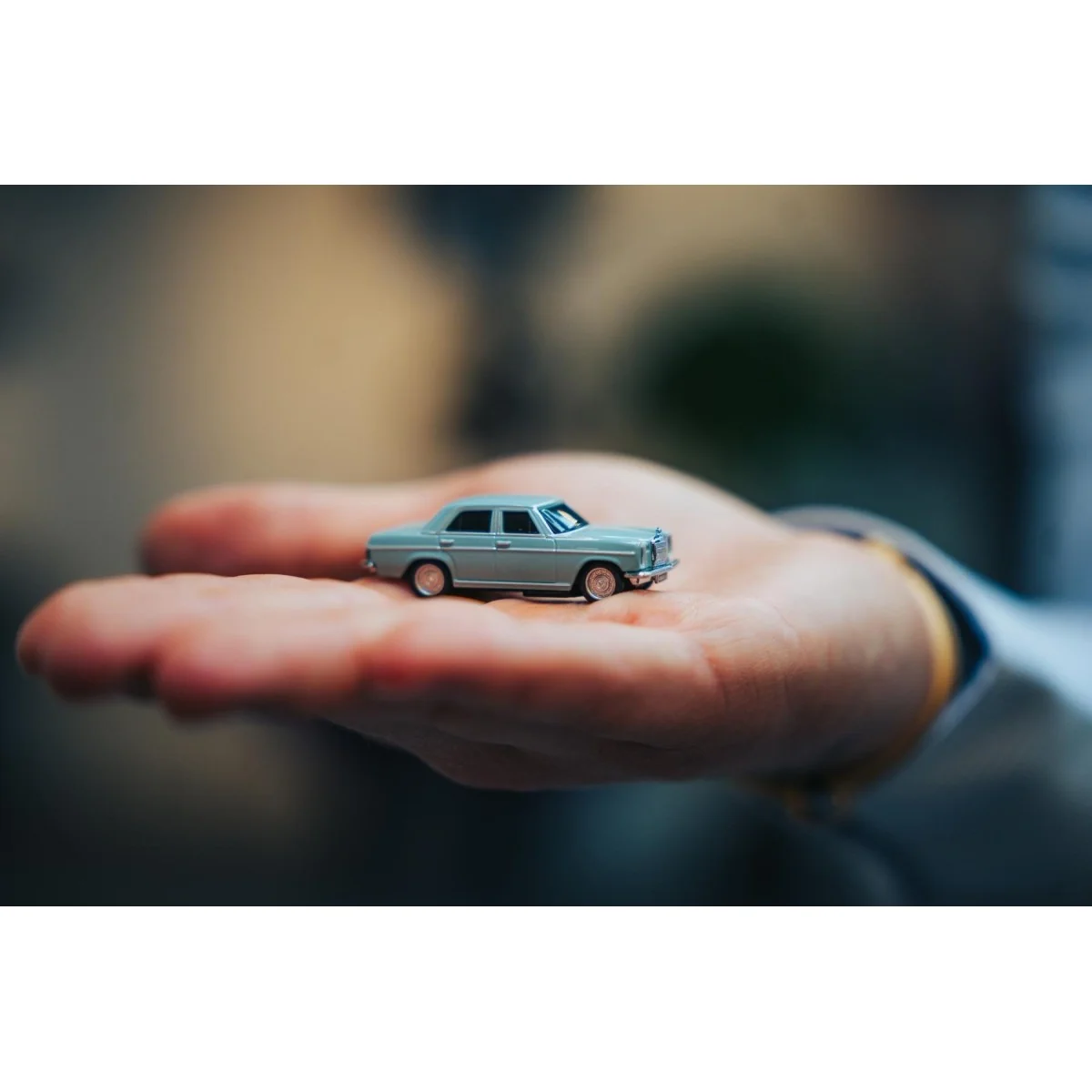 Voiture RC Mercedes-Benz 200/8 bleue 1/87 Carson HO - 500504170 - 5... Voiture RC Mercedes-Benz 200/8 bleue 1/87 Carson HO - 500504170 - 5...