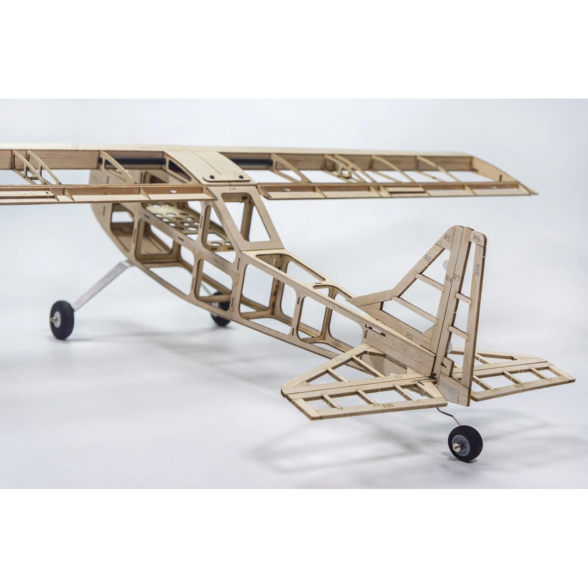 Vogee-08 800mm T05 Balsa Kit DW Hobby - T0501 Vogee-08 800mm T05 Balsa Kit DW Hobby - T0501