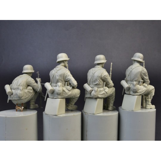 Figurines Panzergrenadiers allemands (x4) 1/35 MiniArt - 35248 - 35248 35248-Figurines Panzergrenadiers allemands (x4) 1/35 MiniArt - 35248