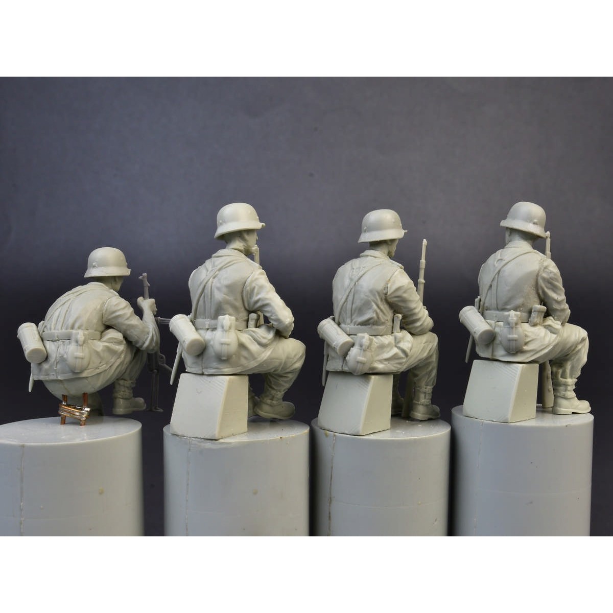 German Panzergrenadier figures (x4) 1/35 MiniArt - 35248 - 35248