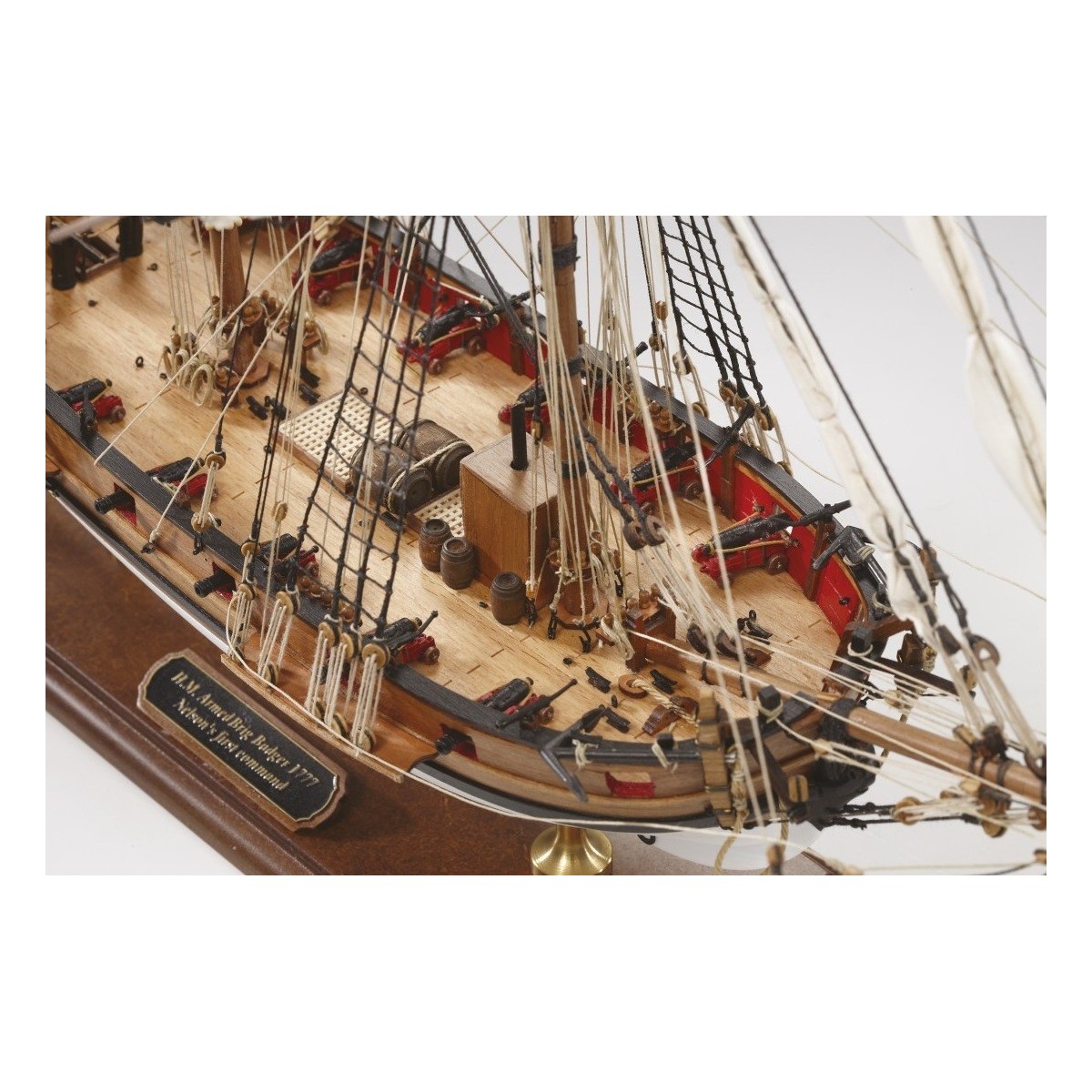 Maquette bateau en bois HM Badger 1777 1/64 Amati - 1300/07 - 1300/07 Maquette bateau en bois HM Badger 1777 1/64 Amati - 1300/07 - 1300/07