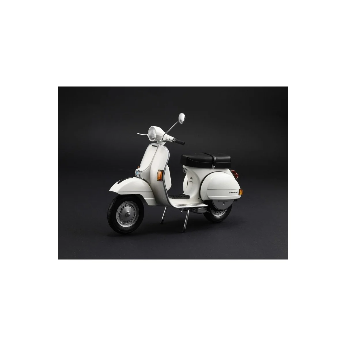 Italeri Vespa PX 125/150 1978 1/9 motorcycle model - 4645 - I4645 Italeri Vespa PX 125/150 1978 1/9 motorcycle model - 4645 - I4645