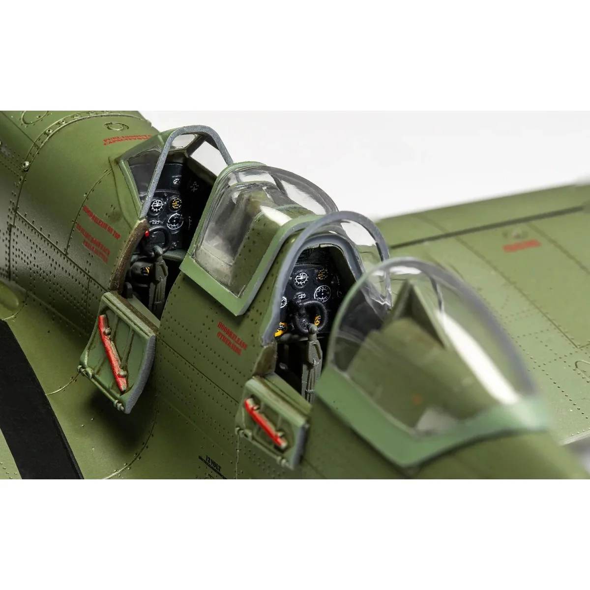 Airfix Supermarine Spitfire Tr.9 1/48 plastic model kit - A05143 - ... Airfix Supermarine Spitfire Tr.9 1/48 plastic model kit - A05143 - ...