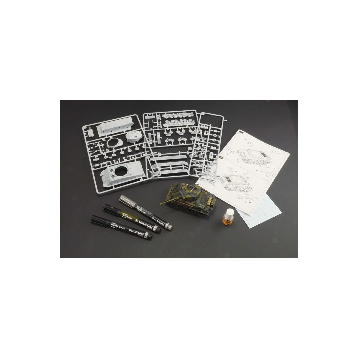 Kit char Sherman M4A3E8 Fury 1/56 + colle et peintures Italeri 7500... Kit char Sherman M4A3E8 Fury 1/56 + colle et peintures Italeri 7500...