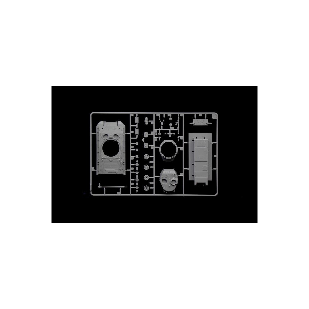 Kit char Sherman M4A3E8 Fury 1/56 + colle et peintures Italeri 7500...