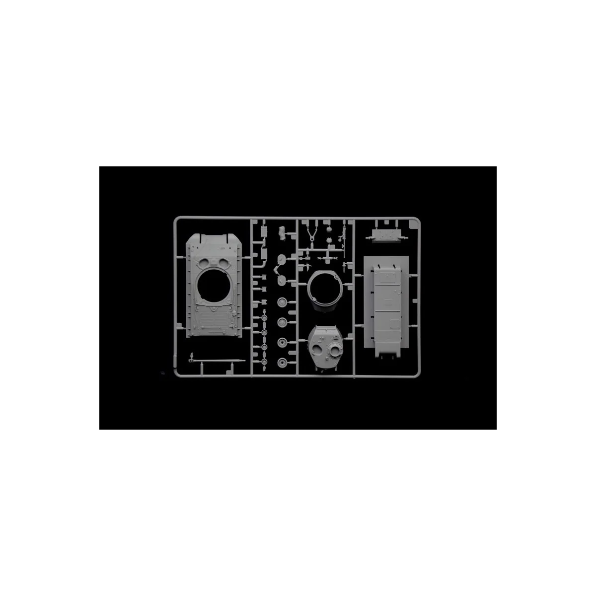 Kit char Sherman M4A3E8 Fury 1/56 + colle et peintures Italeri 7500... Kit char Sherman M4A3E8 Fury 1/56 + colle et peintures Italeri 7500...