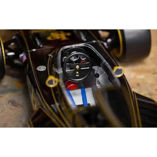 HK114-Pocher HK114 Lotus 72D - 1972 British GP - Emerson Fittipaldi 1/8