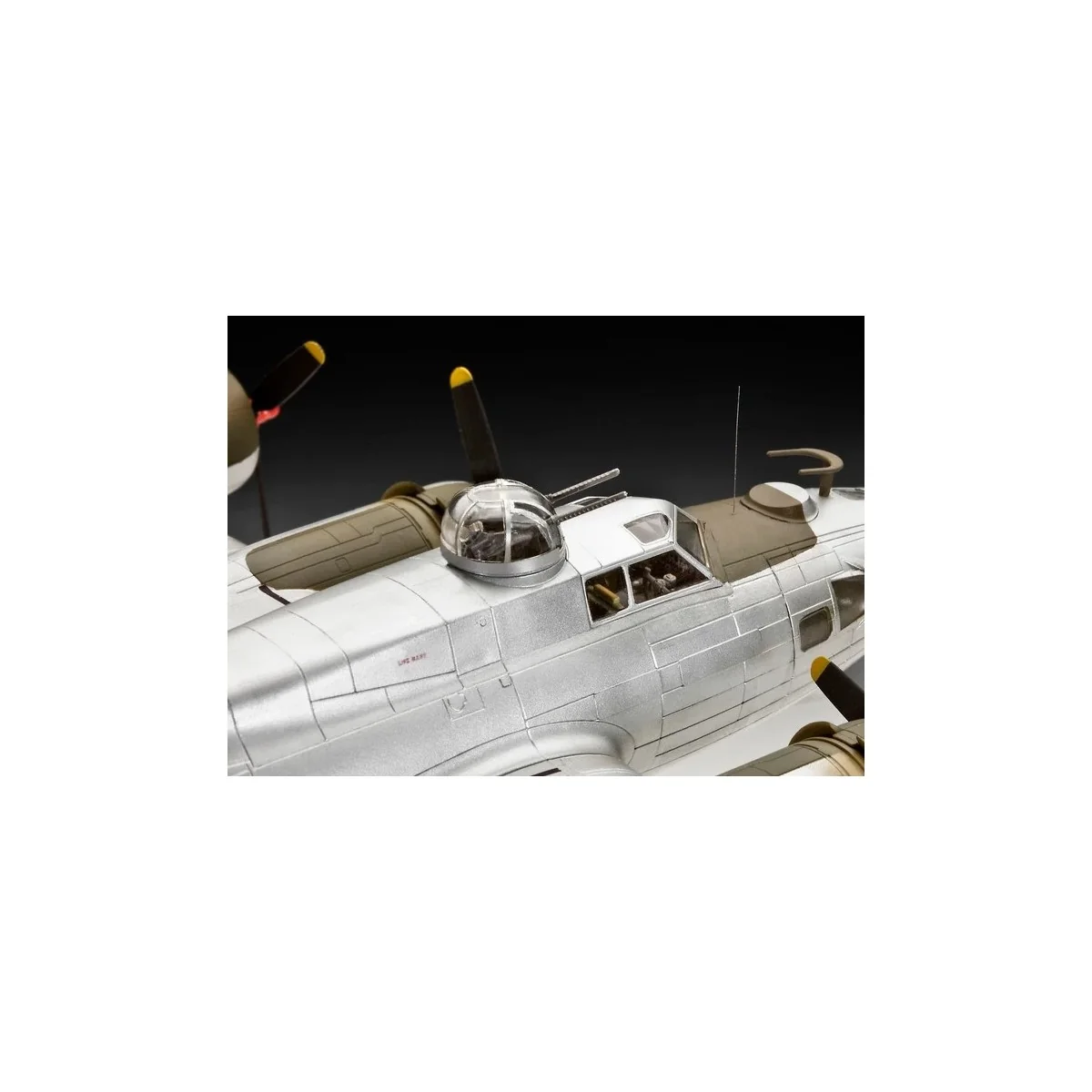 B-17G Flying Fortress 1/72 aircraft model - Revell 04283 - 04297 B-17G Flying Fortress 1/72 aircraft model - Revell 04283 - 04297