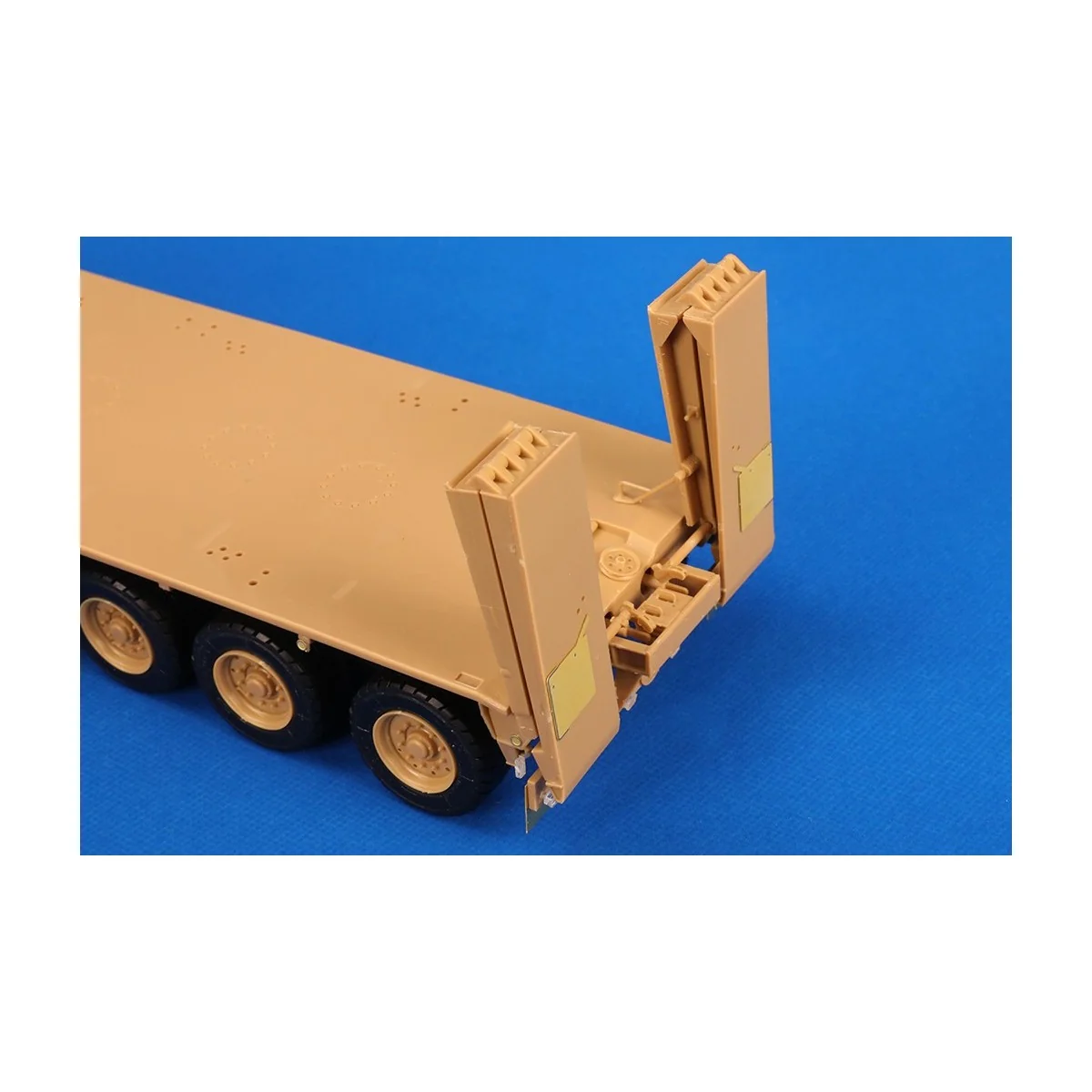 Trumpeter FAUN SLT 50-3 Elefant with SaAnh.52t semi-trailer 1/35 sc... Trumpeter FAUN SLT 50-3 Elefant with SaAnh.52t semi-trailer 1/35 sc...
